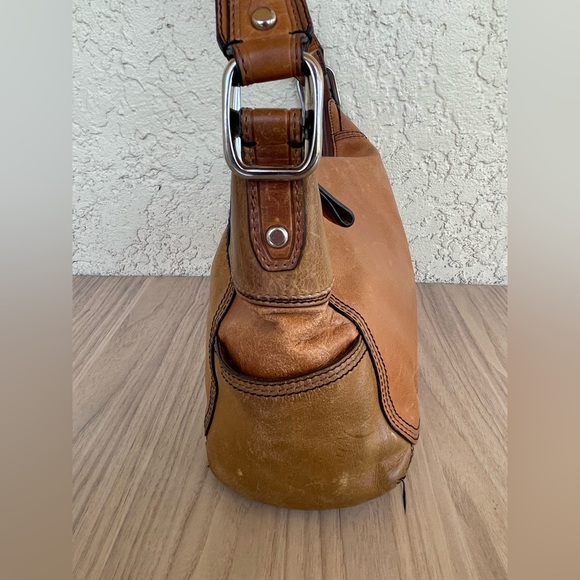 Fossil Tan Leather Shoulder Bag - Picture 5 of 14